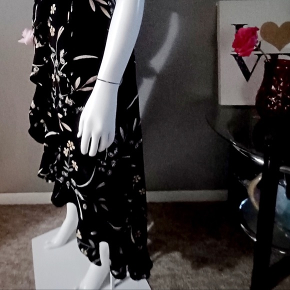 Lulu's MAXI Black Floral Print High-Low Wrap Dress Medium - Picture 6 of 6